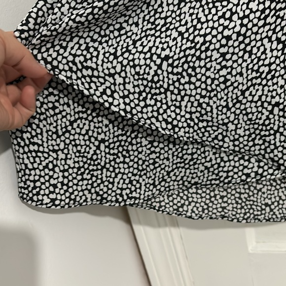 Vince Camuto, XL, black blouse with white dots - Picture 5 of 8